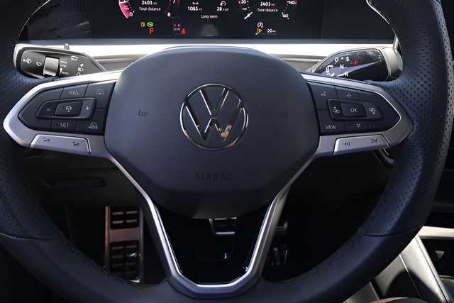 Used 2026 Volkswagen Tiguan SE R-Line FWD image 21