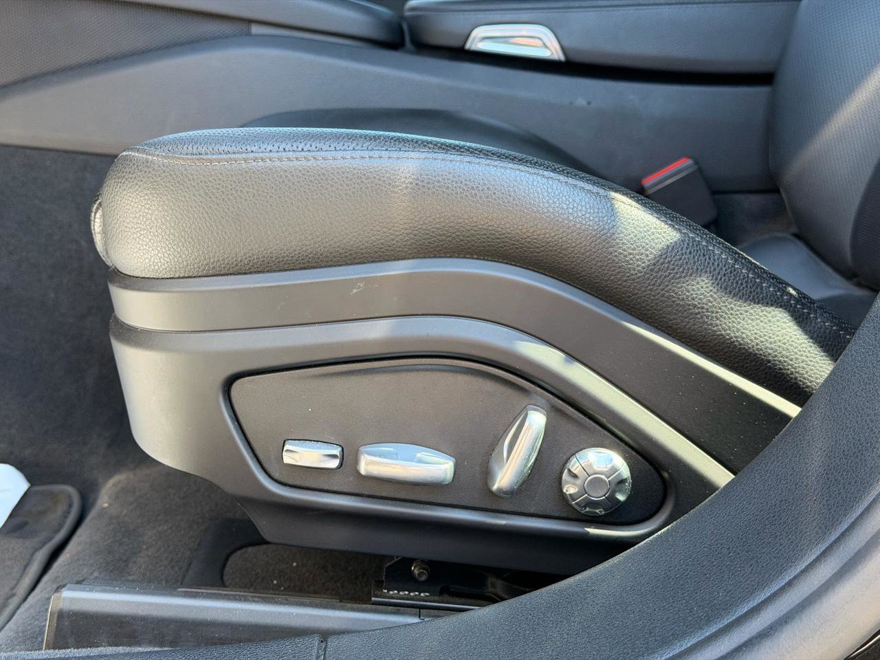 Used 2018 Porsche Panamera 4S image 23