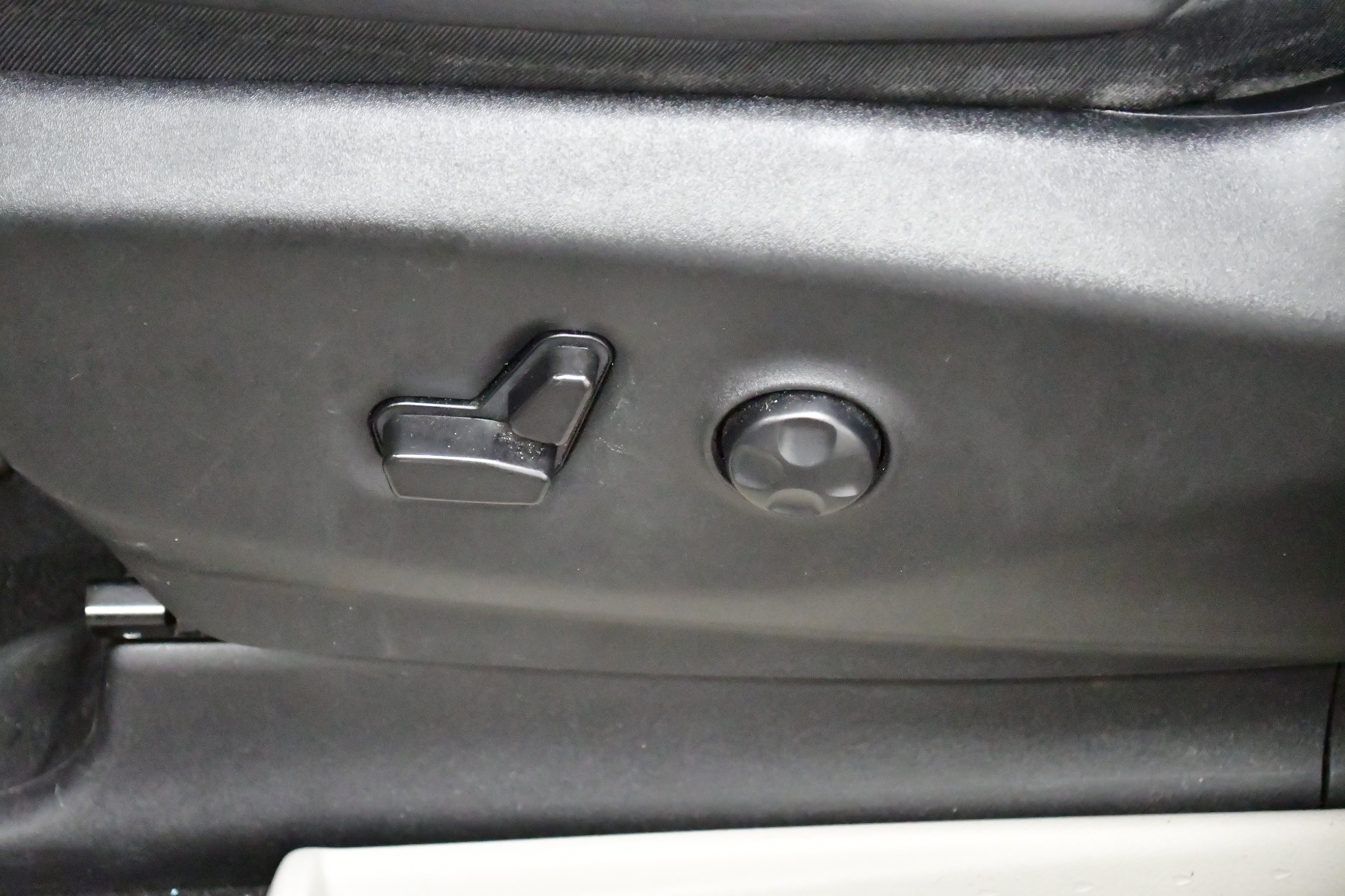 Used 2023 Chrysler Pacifica Touring-L FWD image 13
