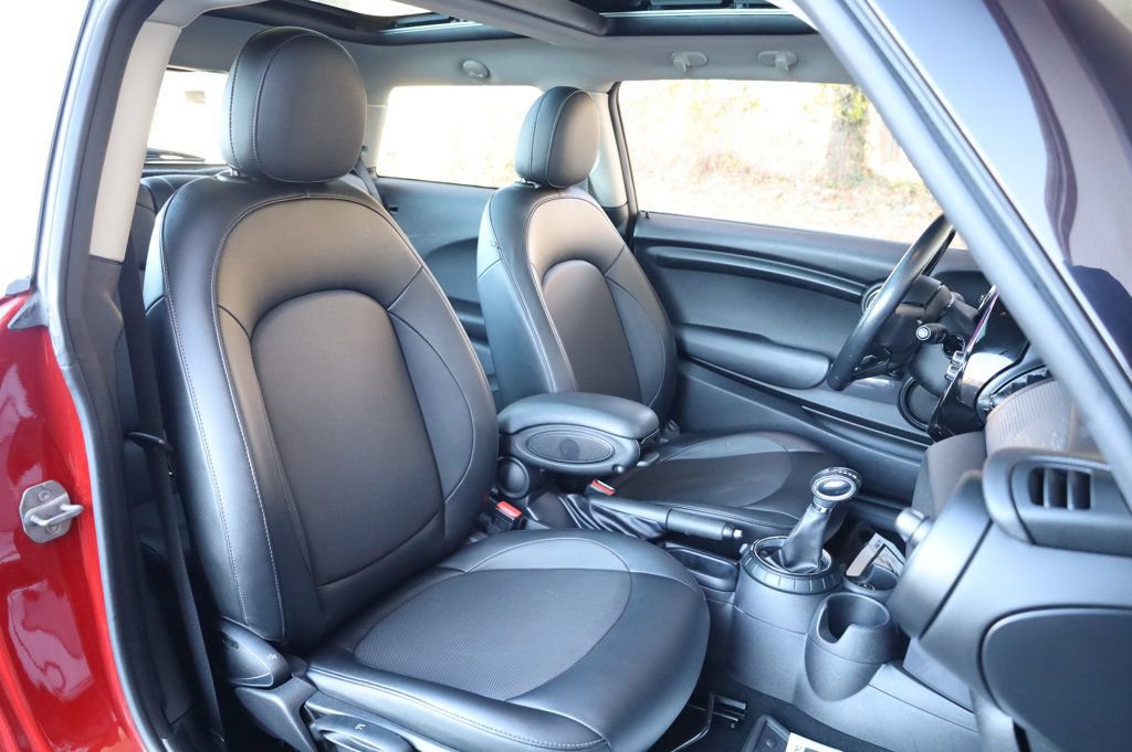 Used 2014 MINI Cooper 2-Door Hardtop image 18