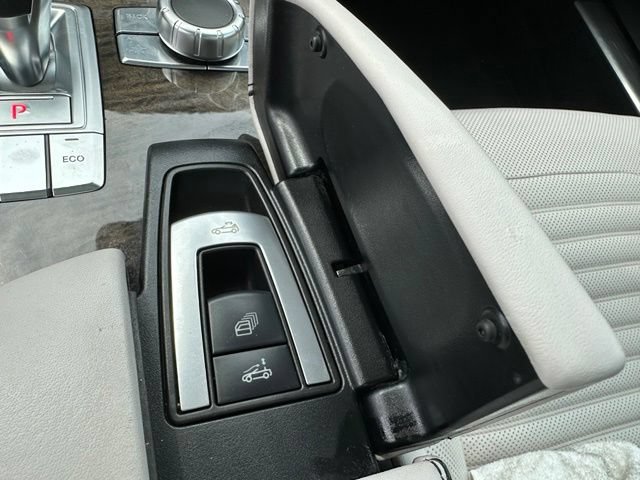 Used 2013 Mercedes-Benz SL 550 image 33