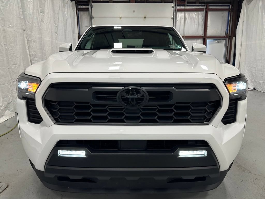 Used 2026 Toyota Tacoma TRD Sport AWD/4WD image 2