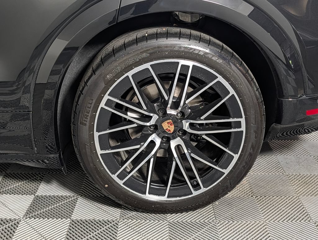 New 2026 Porsche Cayenne Electric AWD/4WD image 12