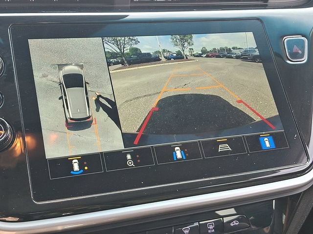 Used 2023 Chevrolet Bolt LT w/ Infotainment Package FWD image 13
