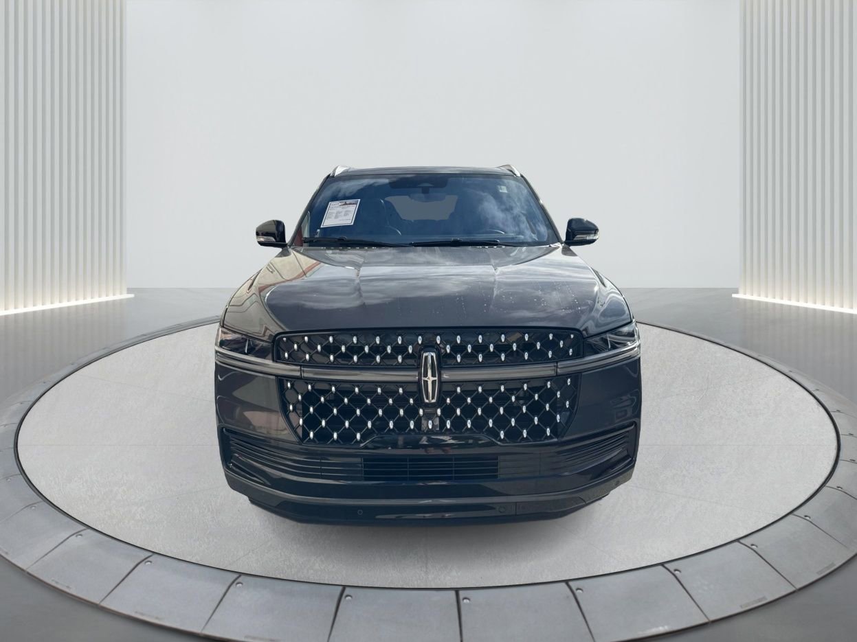 Used 2025 Lincoln Navigator Black Label image 2