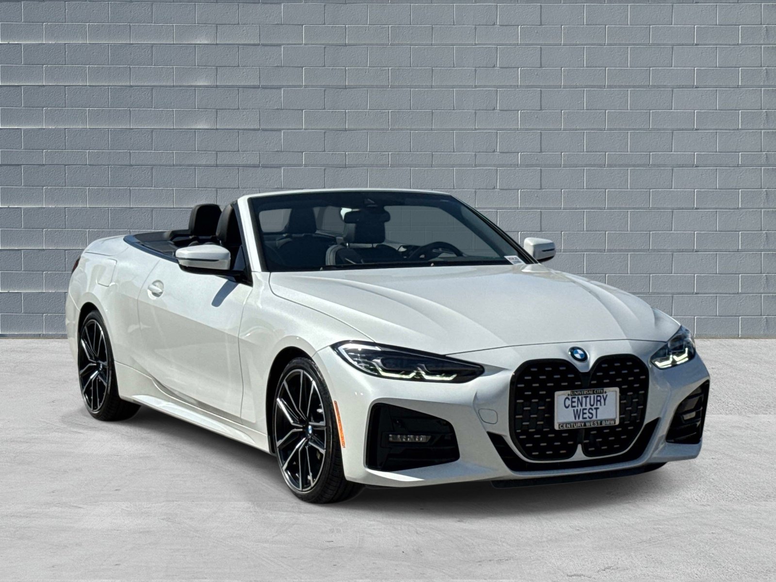 Certified 2024 BMW 430i Convertible w/ M Sport Package RWD image 2