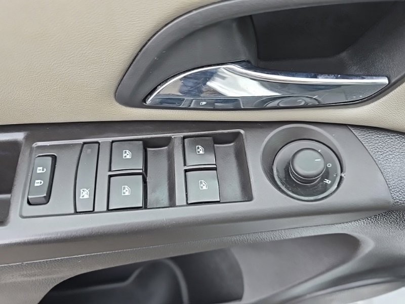 Used 2016 Chevrolet Cruze LT w/ Technology Package image 20