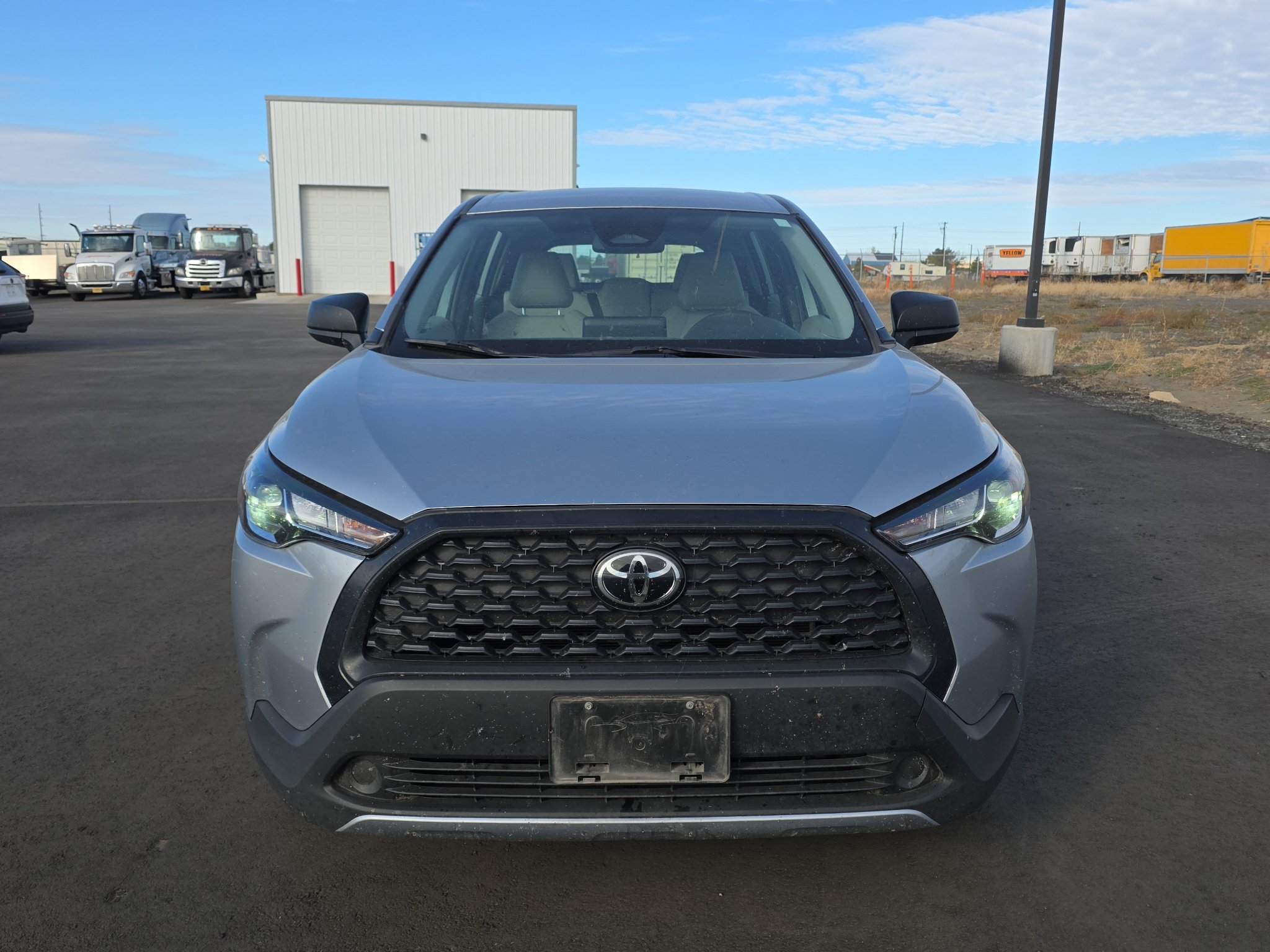 Used 2024 Toyota Corolla Cross L AWD/4WD image 2