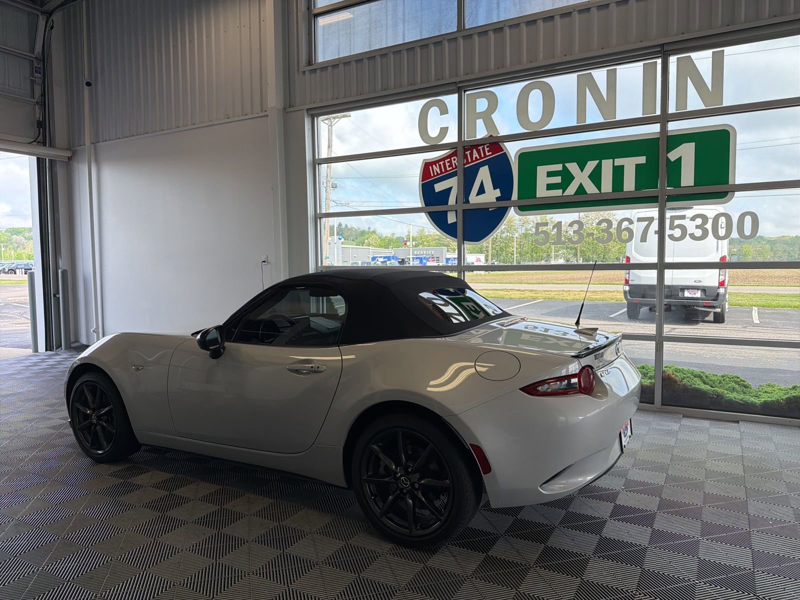 Used 2016 MAZDA MX-5 Miata Club RWD image 4