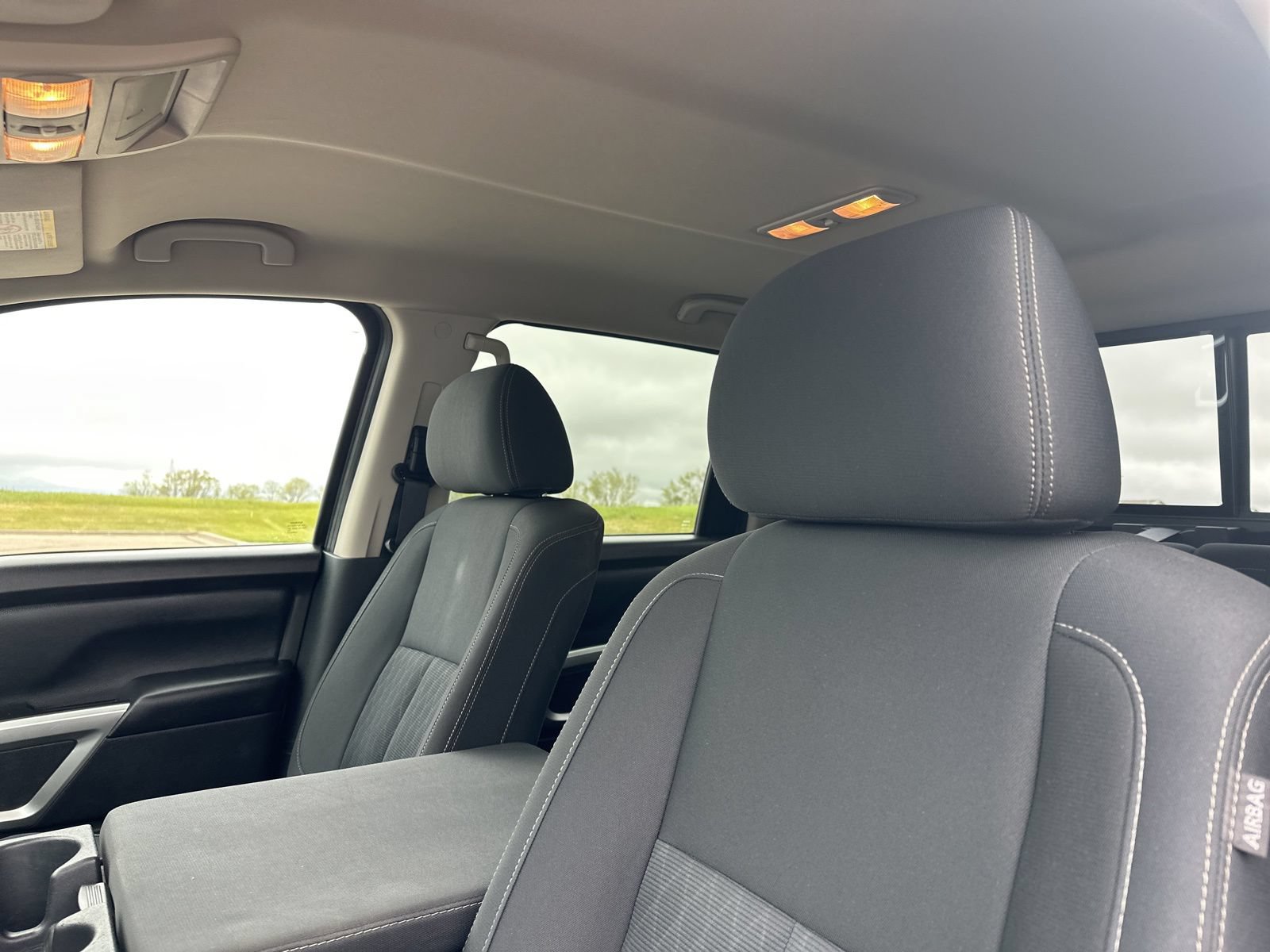 Used 2017 Nissan Titan SV AWD/4WD image 17