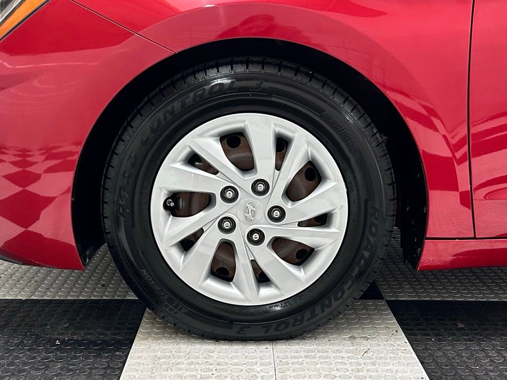 Used 2019 Hyundai Elantra SE image 8