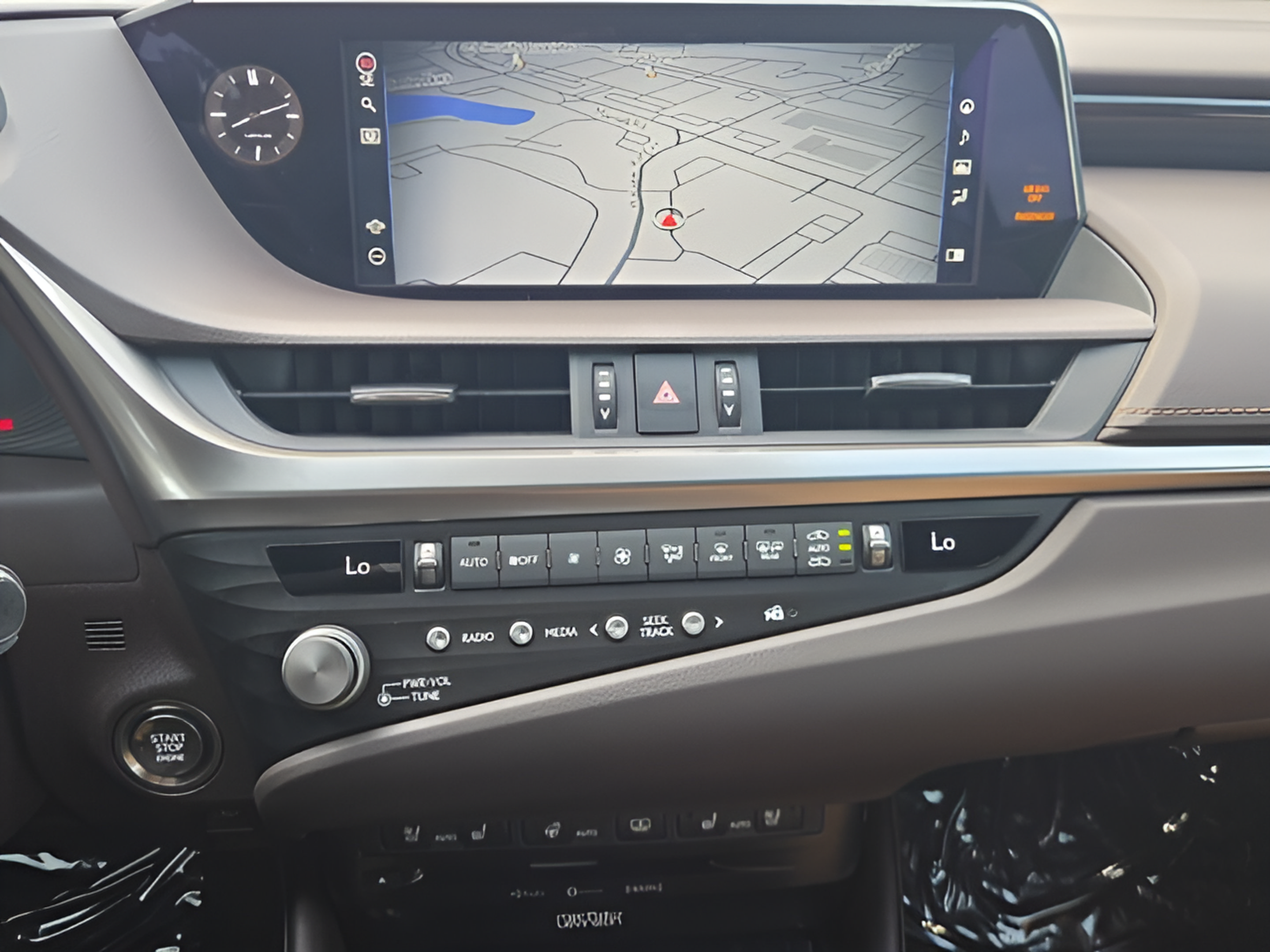 Certified 2021 Lexus ES 350 Ultra Luxury w/ Accessory Package 2 FWD image 17