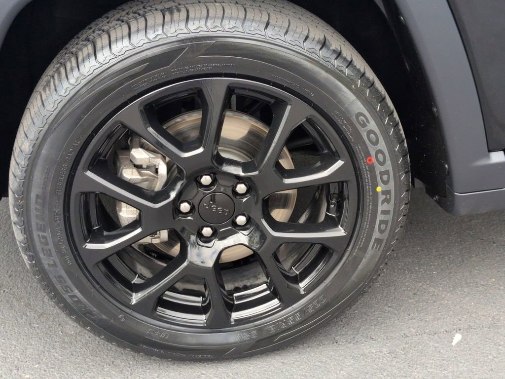 Certified 2022 Jeep Compass Altitude image 9