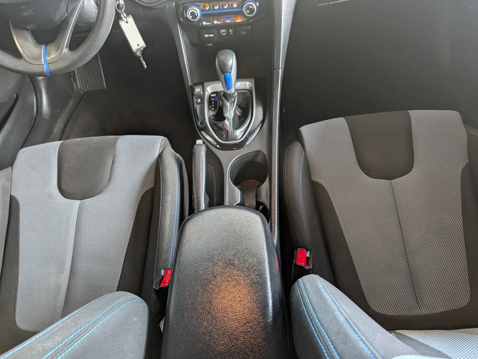 Used 2019 Hyundai Veloster 2.0 FWD image 34