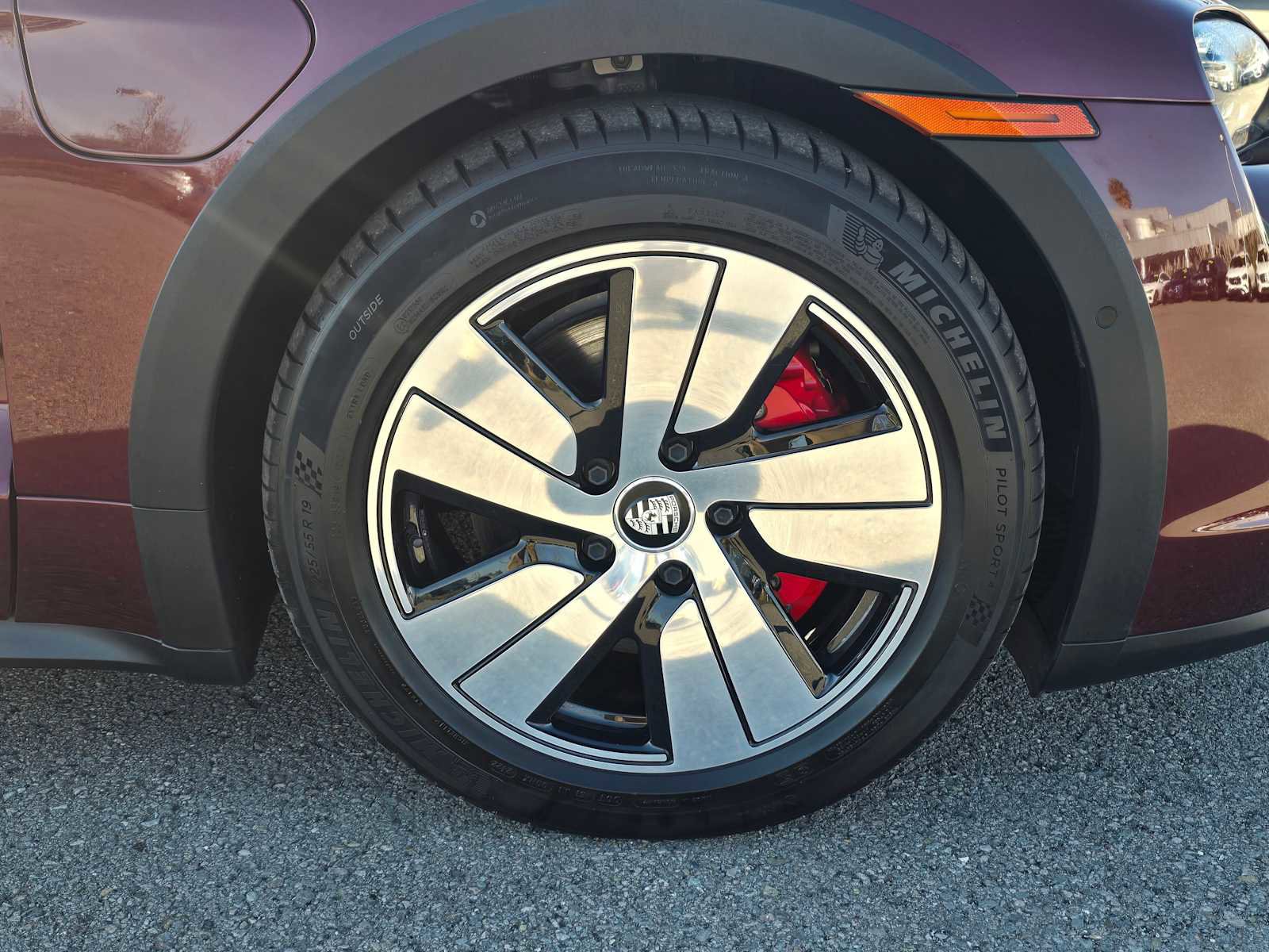 Used 2023 Porsche Taycan 4S w/ Technology Package image 9