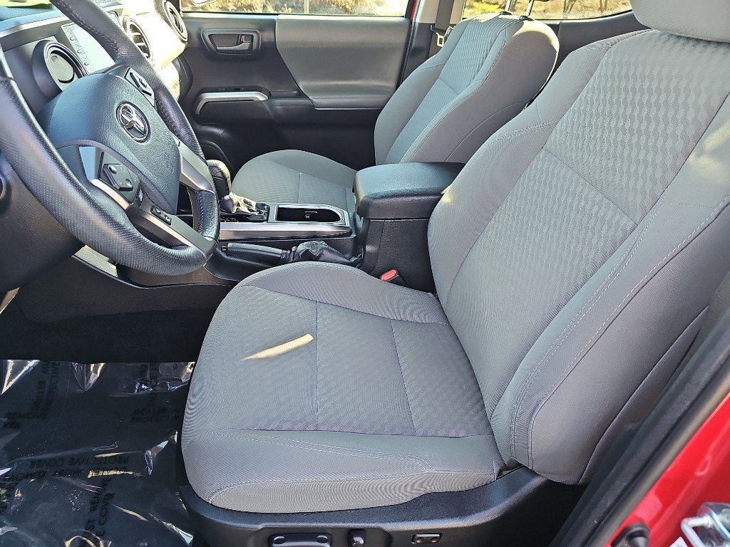 Used 2020 Toyota Tacoma SR5 w/ Technology Package image 21