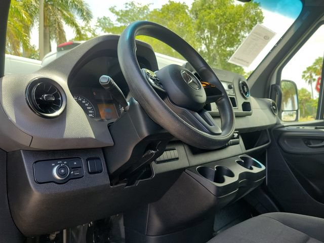 Used 2023 Mercedes-Benz Sprinter 2500 image 14