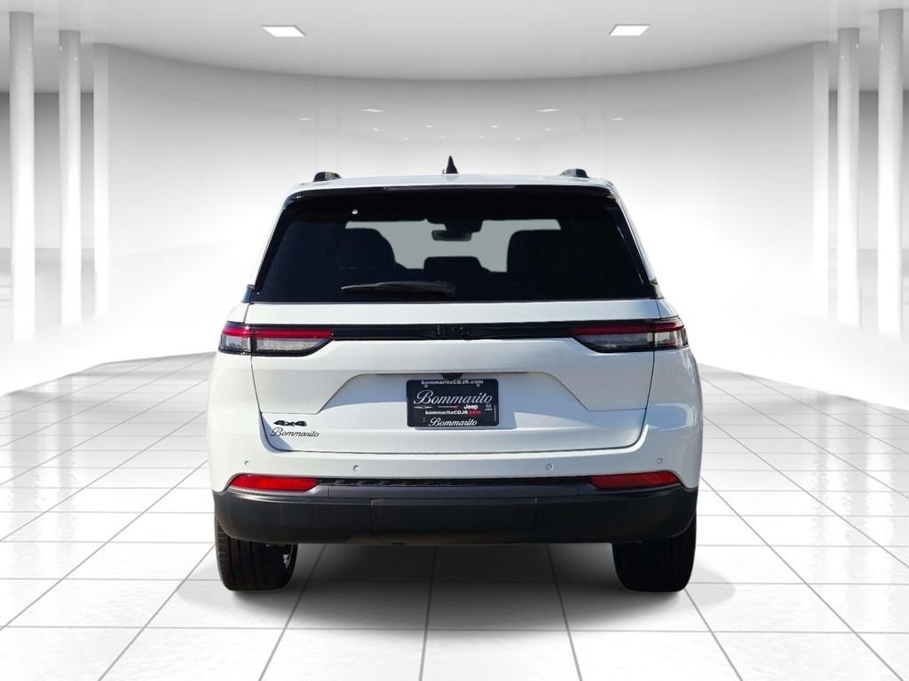 New 2026 Jeep Grand Cherokee Limited w/ Limited Altitude Package AWD/4WD image 4