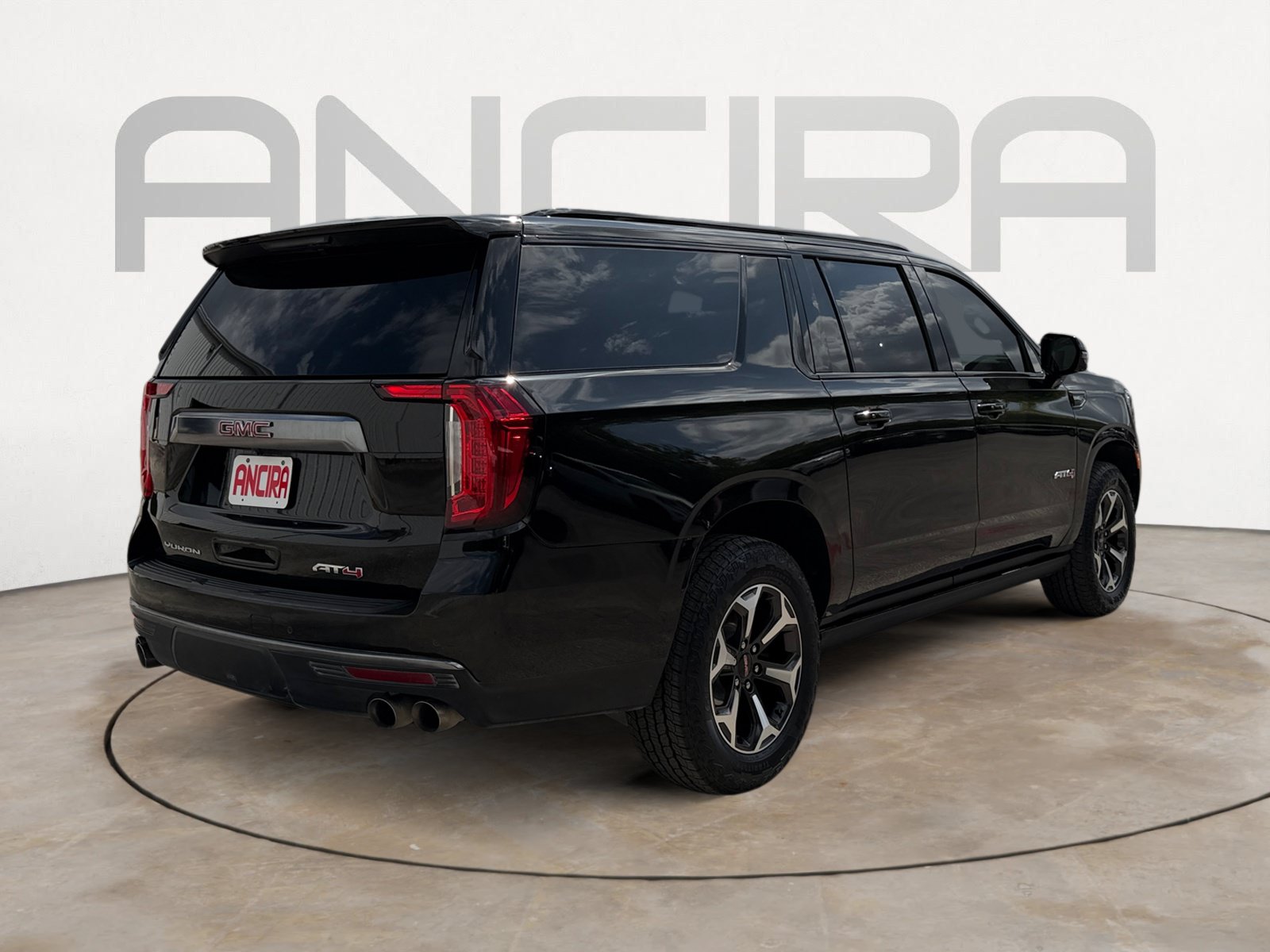 Used 2024 GMC Yukon XL AT4 w/ AT4 Premium Plus Package AWD/4WD image 9