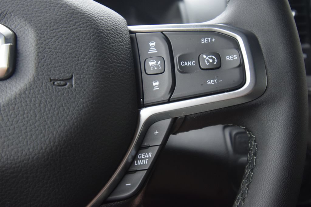 Used 2025 RAM 2500 Big Horn AWD/4WD image 35