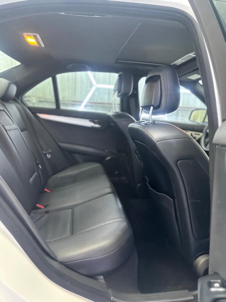 Used 2009 Mercedes-Benz C 300 Sedan image 38