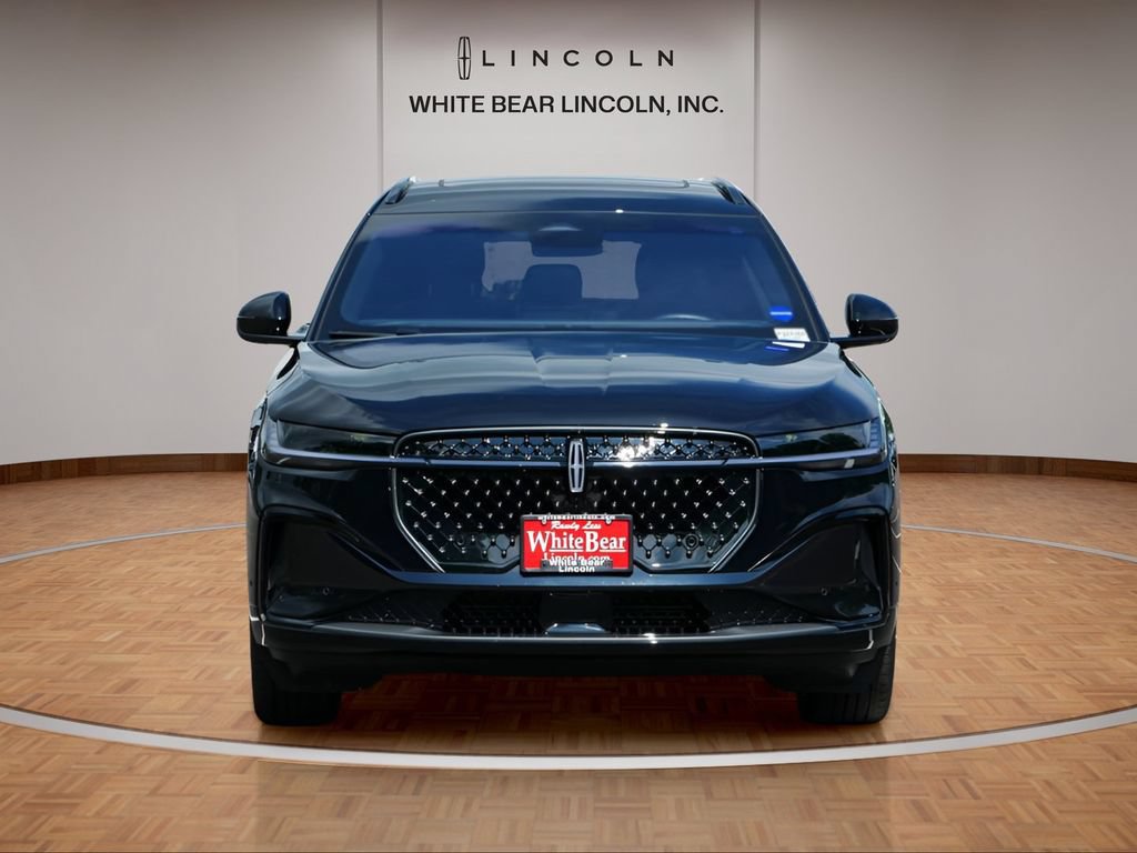 Used 2024 Lincoln Nautilus Reserve w/ Equipment Group 202A AWD/4WD image 2