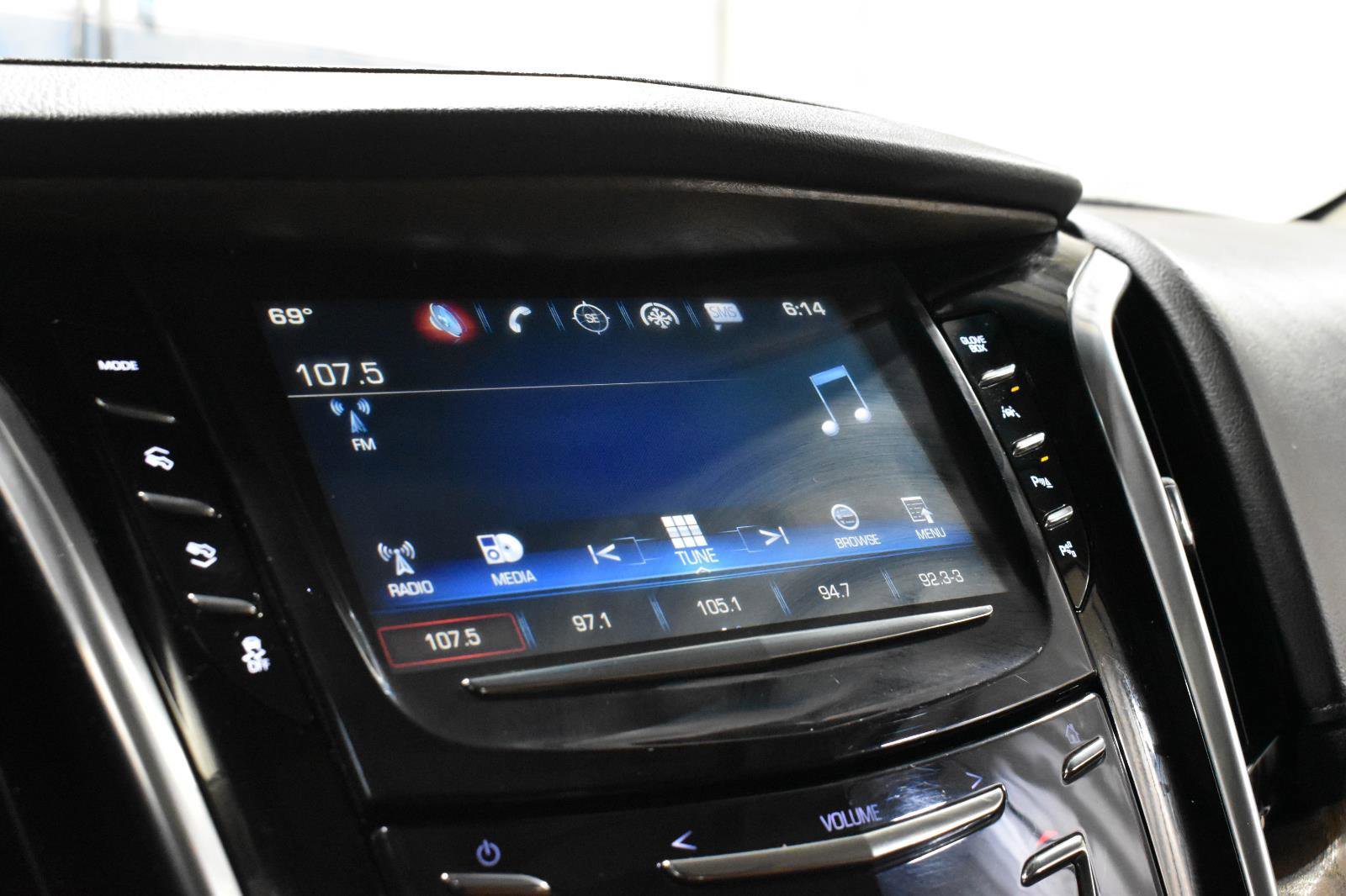 Used 2019 Cadillac Escalade ESV Premium Luxury AWD/4WD image 21
