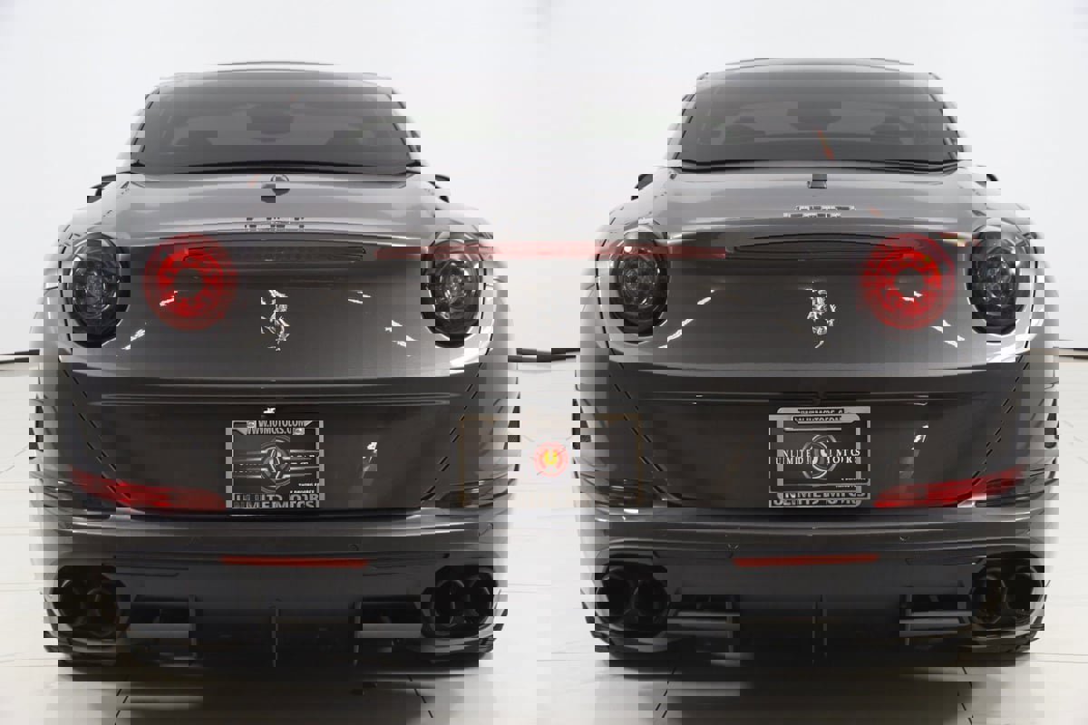 Used 2018 Ferrari California T image 98