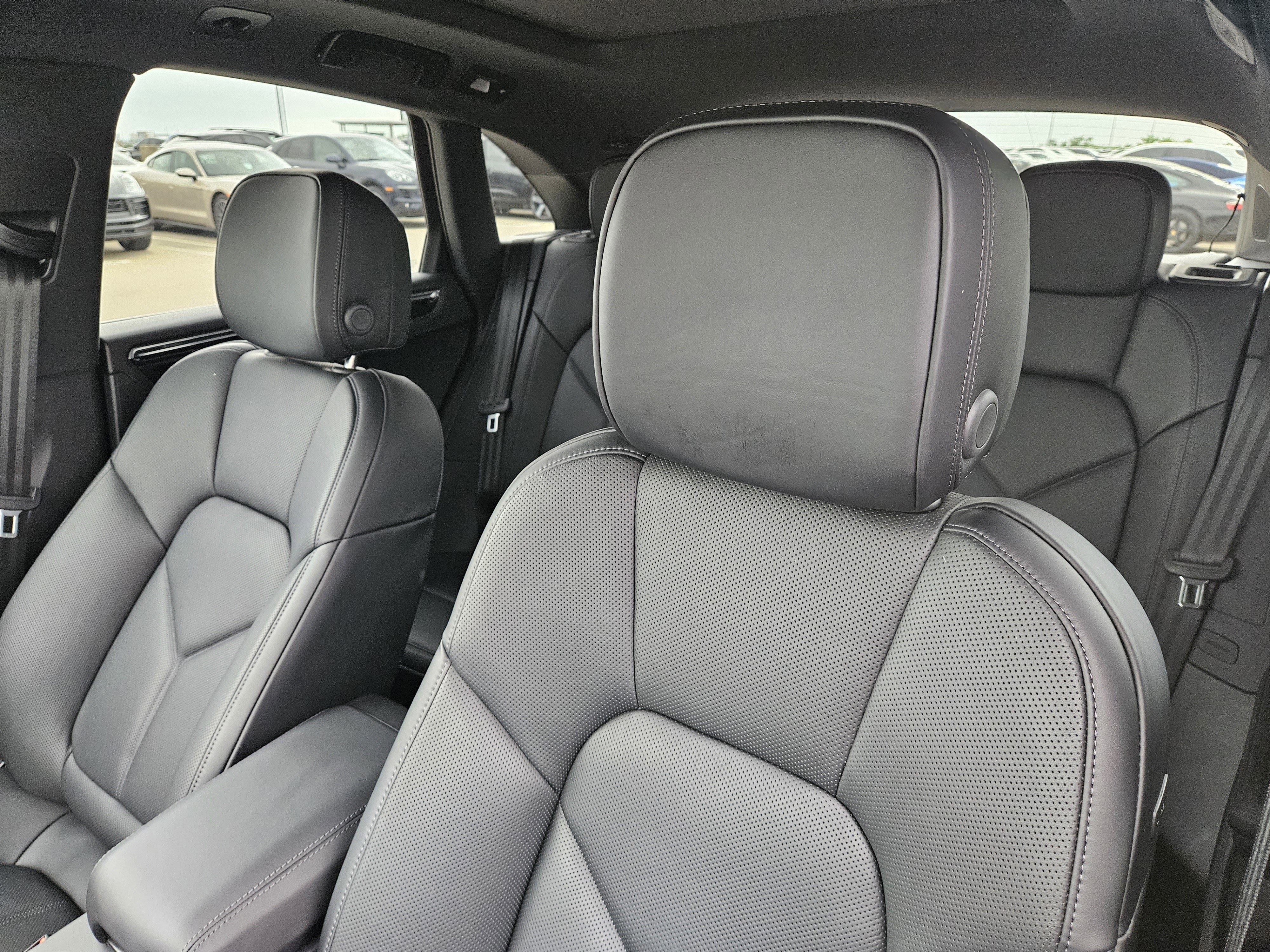 Certified 2026 Porsche Macan image 6