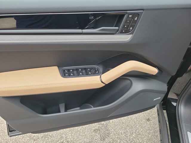 New 2026 Porsche Cayenne E-Hybrid AWD/4WD image 25