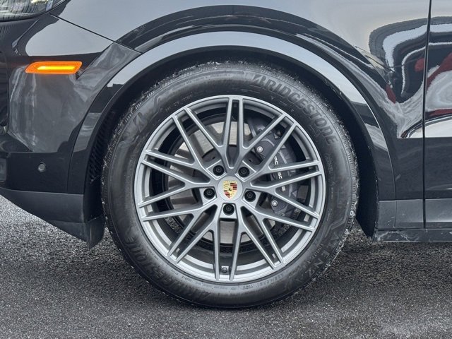Used 2024 Porsche Cayenne Coupe image 11