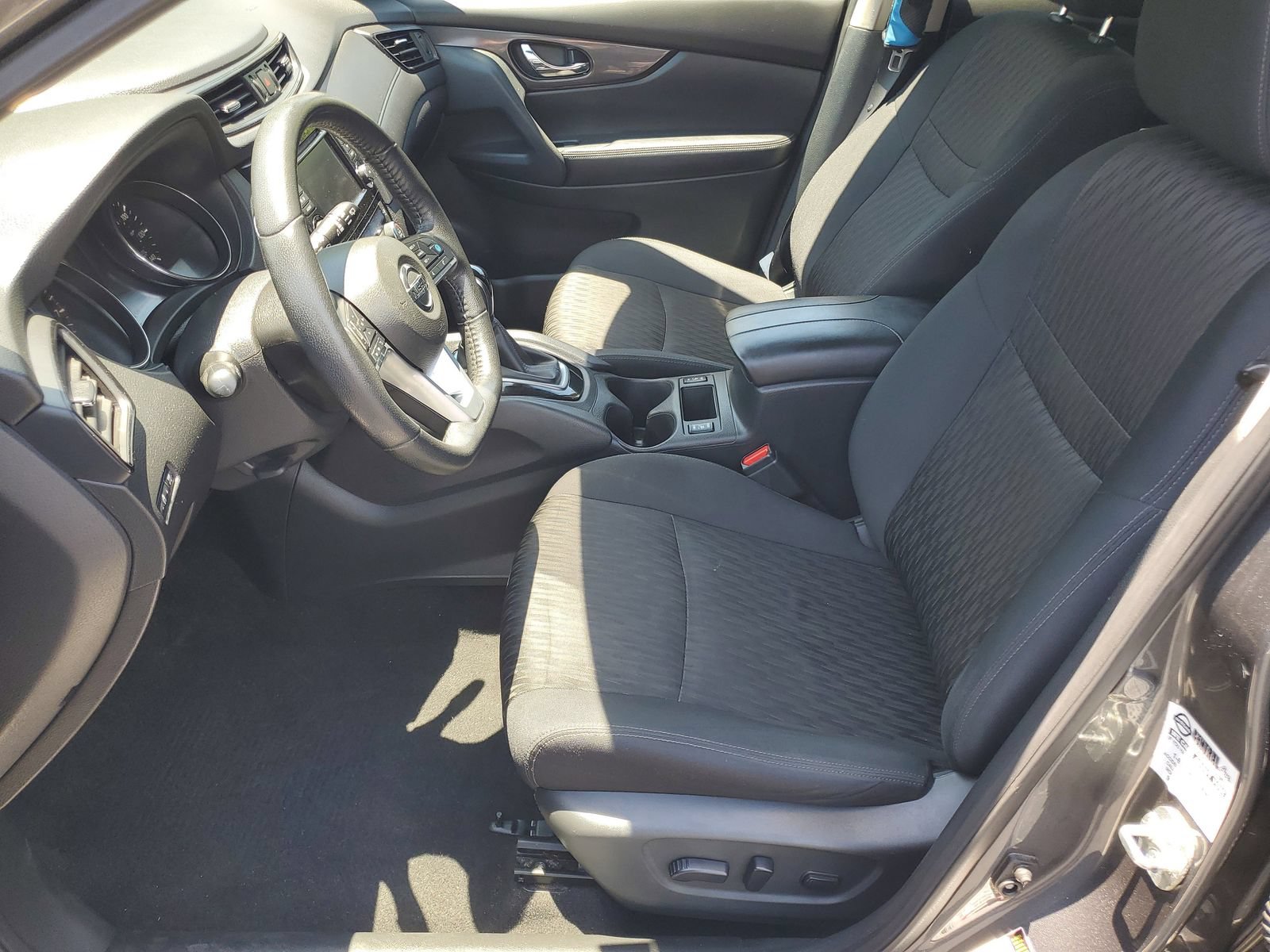 Used 2019 Nissan Rogue SV w/ Premium Package AWD/4WD image 5