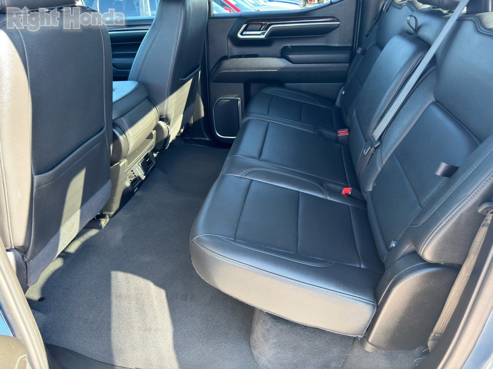 Used 2024 GMC Sierra 1500 SLT image 14