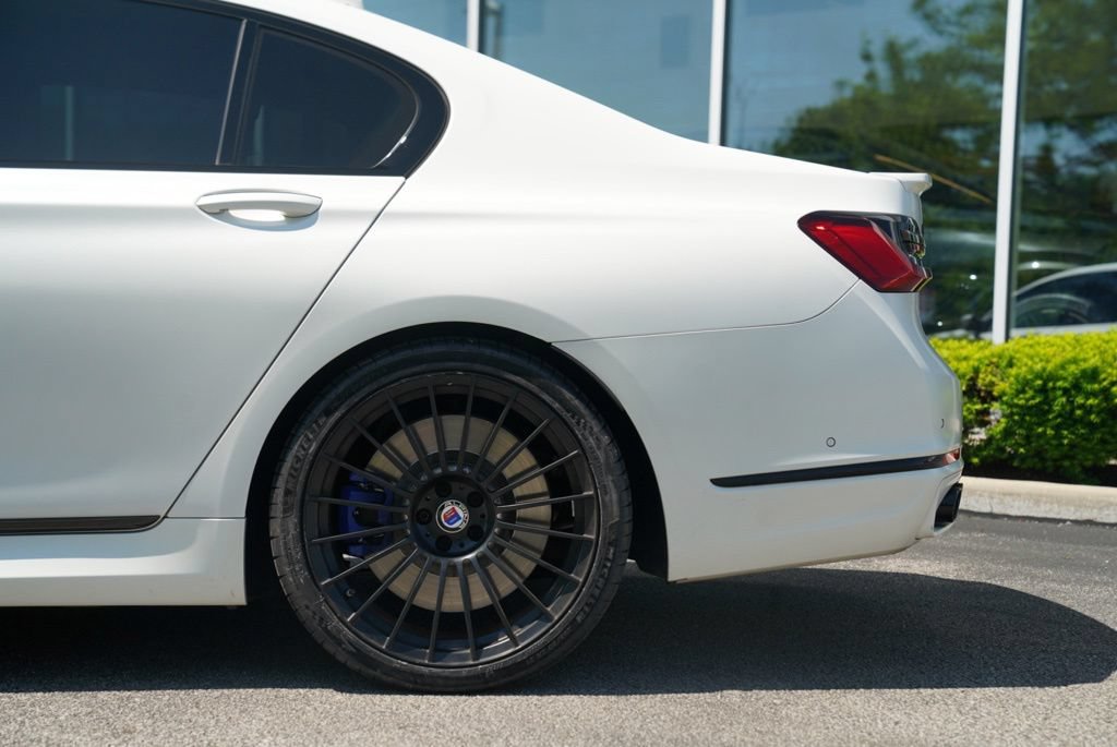 Used 2022 BMW ALPINA B7 xDrive w/ Luxury Rear Seating Package AWD/4WD image 10