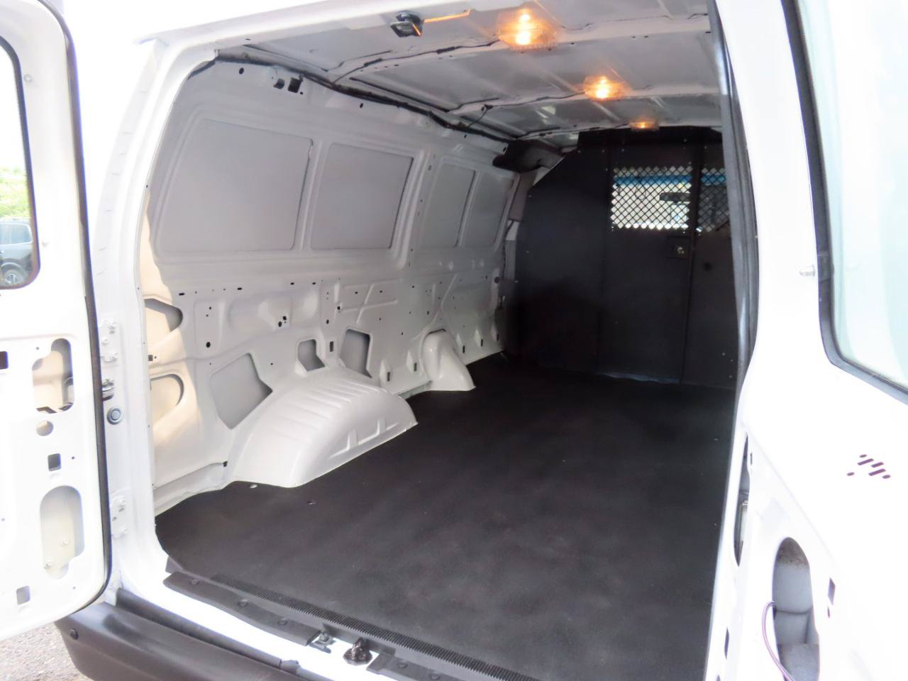 Used 2014 Ford E-150 and Econoline 150 RWD image 15