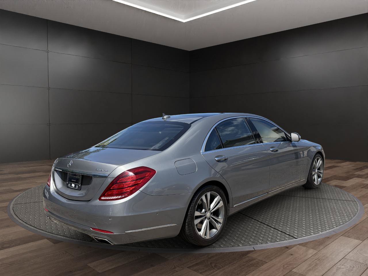 Used 2015 Mercedes-Benz S 550 4MATIC Sedan image 8