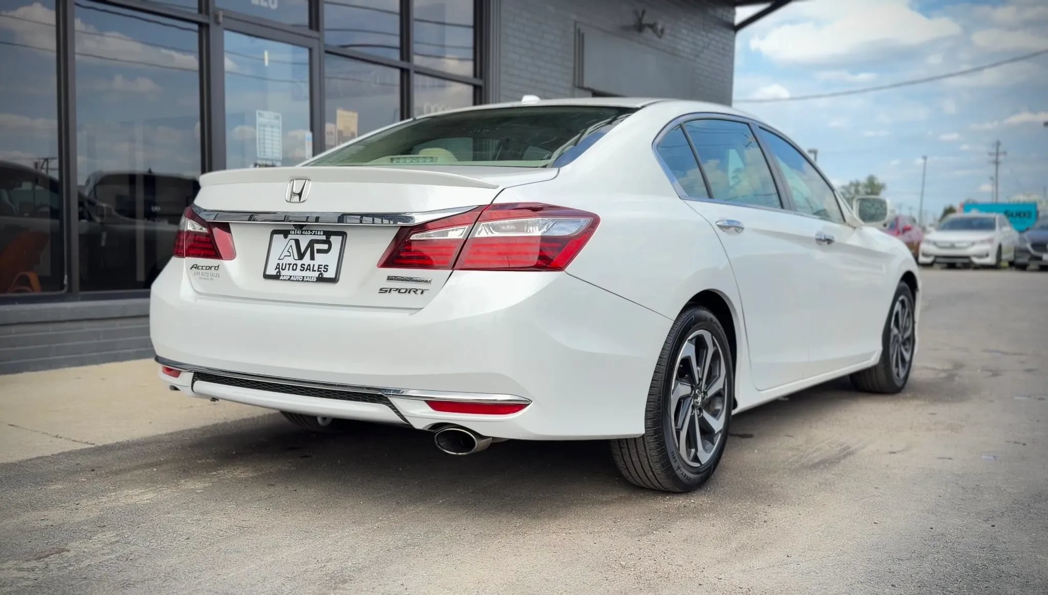 Used 2017 Honda Accord EX-L image 2