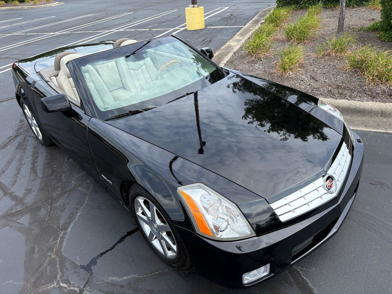 Used 2005 Cadillac XLR RWD image 15