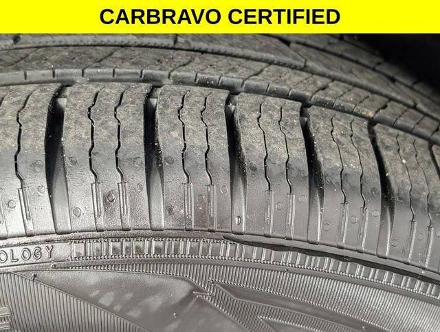 Used 2022 Ford Edge Titanium w/ Equipment Group 301A AWD/4WD image 9