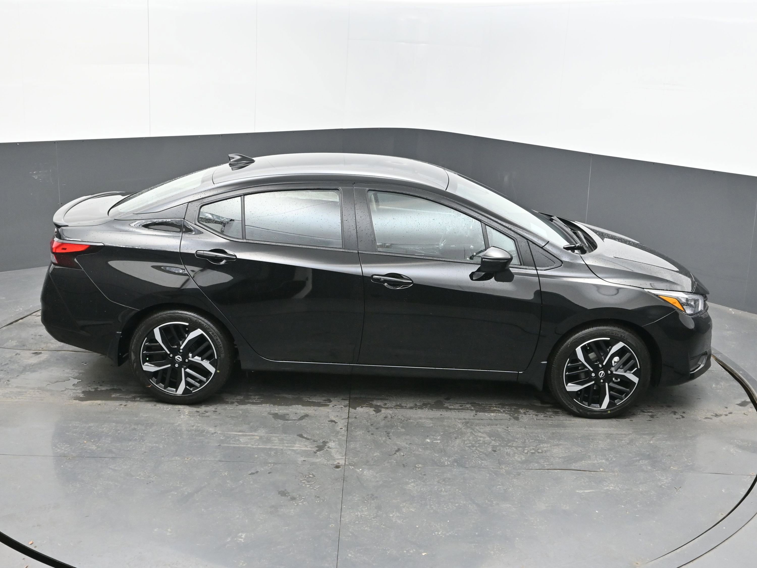 New 2025 Nissan Versa SR image 37