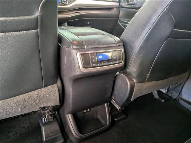 Used 2018 Toyota Highlander Plus AWD/4WD image 24