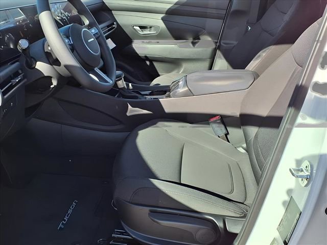 New 2025 Hyundai Tucson SE image 16