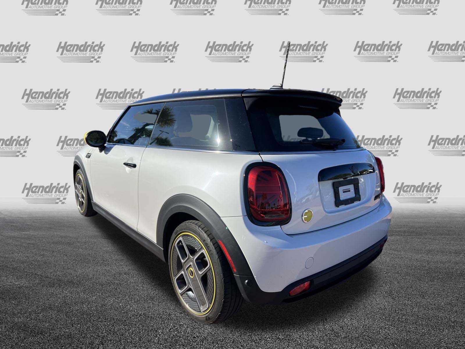 Used 2024 MINI Cooper SE FWD image 8