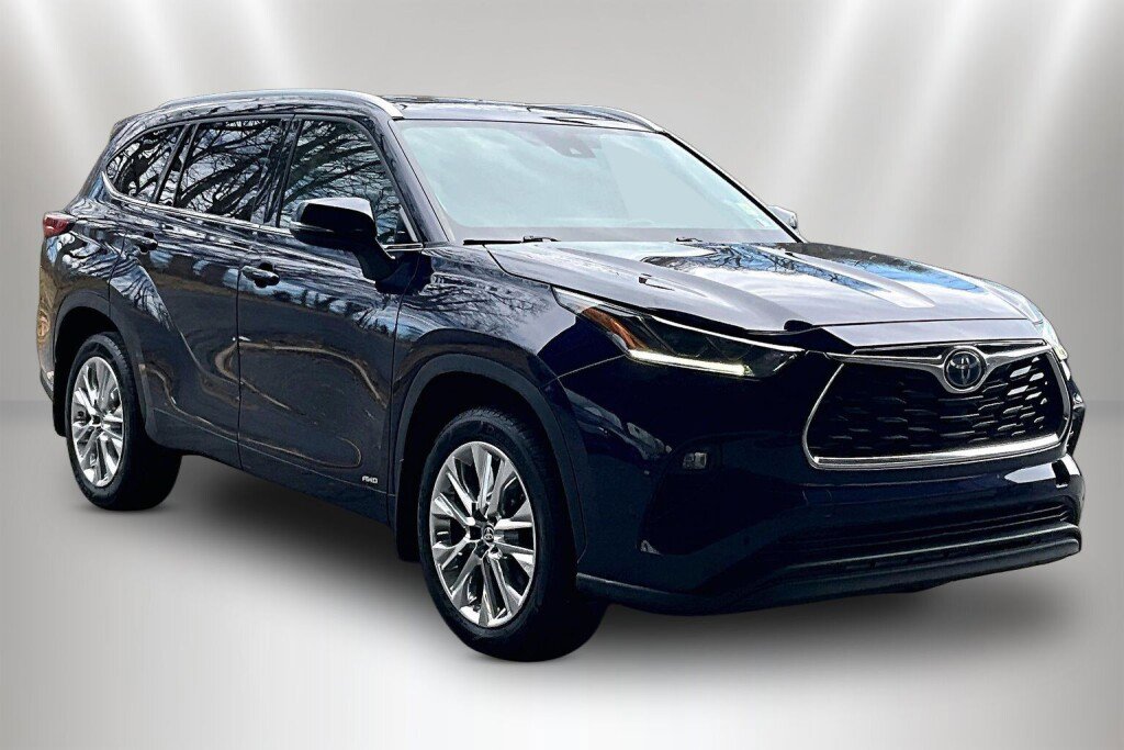 Used 2023 Toyota Highlander Limited image 1