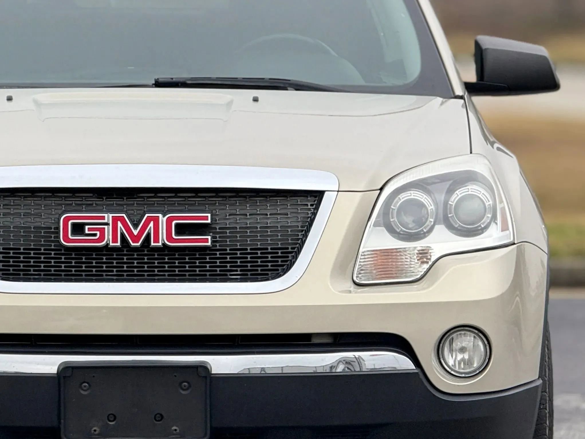 Used 2011 GMC Acadia SLE image 12