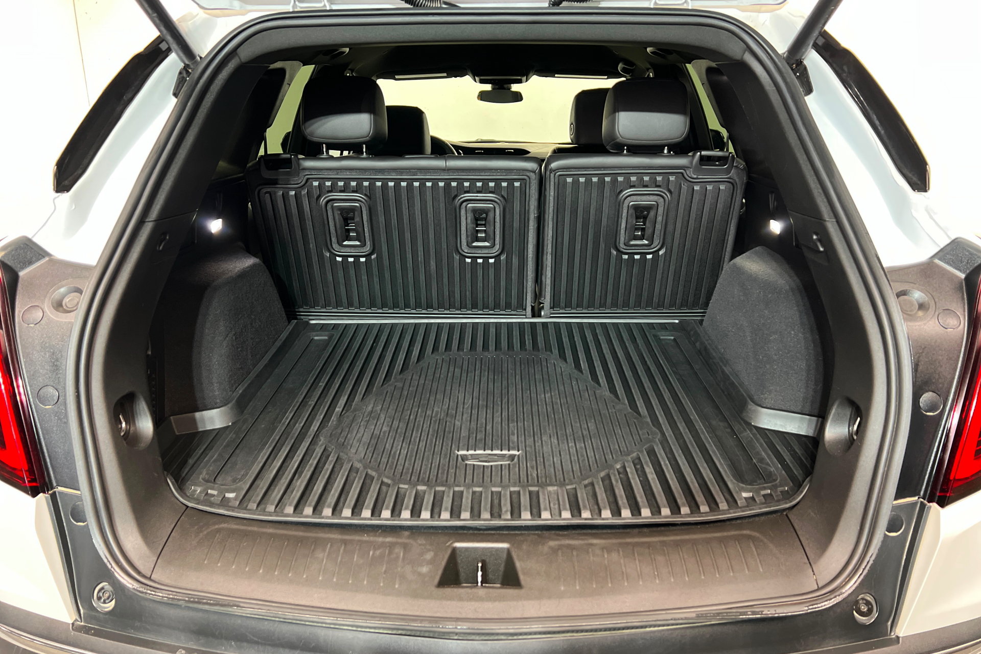 Used 2025 Cadillac XT5 Luxury w/ LPO, Floor Liner Package AWD/4WD image 22