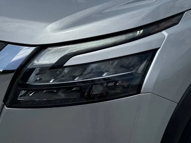 Certified 2025 Nissan Pathfinder SV AWD/4WD image 10
