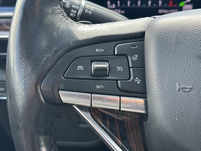 Used 2022 Cadillac Escalade Premium Luxury AWD/4WD image 23