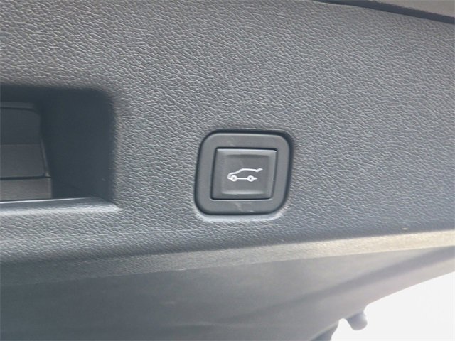 Used 2025 Chevrolet Traverse Z71 w/ Driver Confidence Package image 17