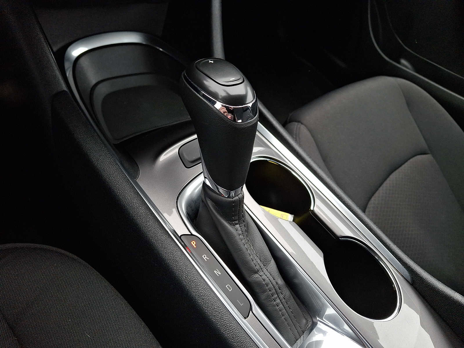 Used 2020 Chevrolet Malibu LT w/ Midnight Edition image 14